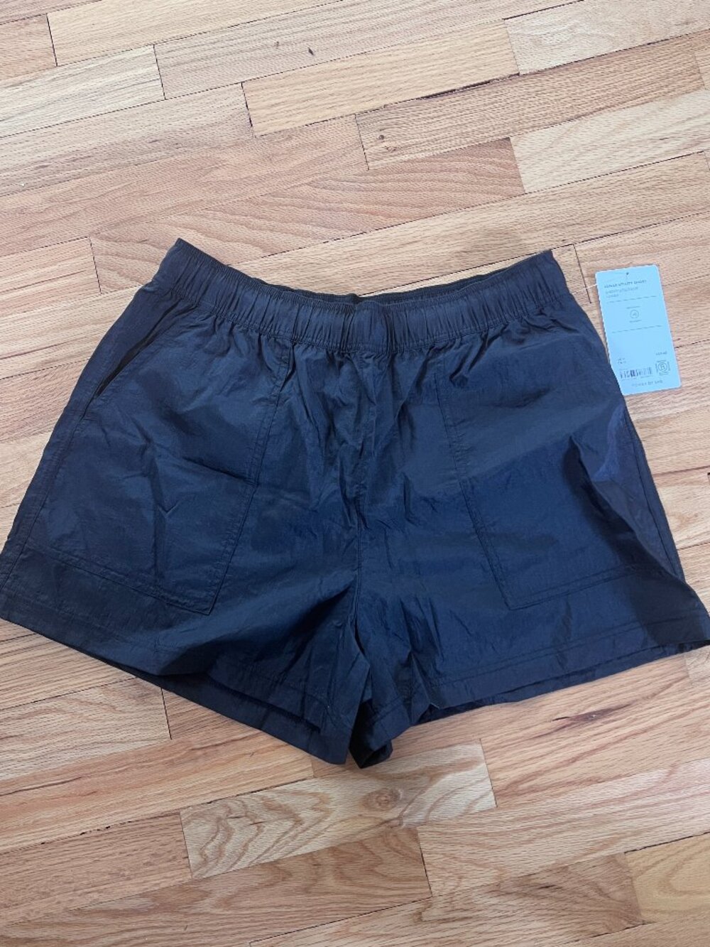 NWT Athleta Lunar Sheen Utility High Rise Short Black Sz M